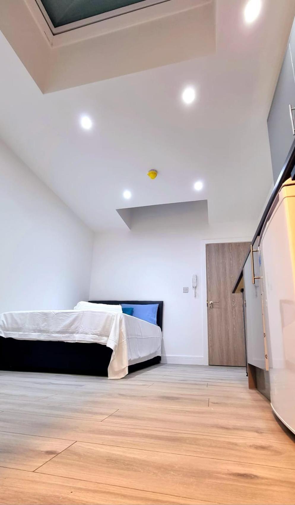 Brand New Collection Of Studios Close To Tube Station Londra Esterno foto