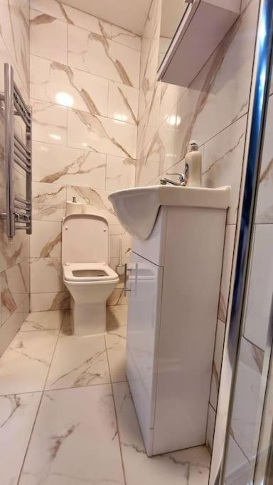 Brand New Collection Of Studios Close To Tube Station Londra Esterno foto