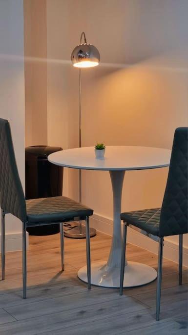 Brand New Collection Of Studios Close To Tube Station Londra Esterno foto