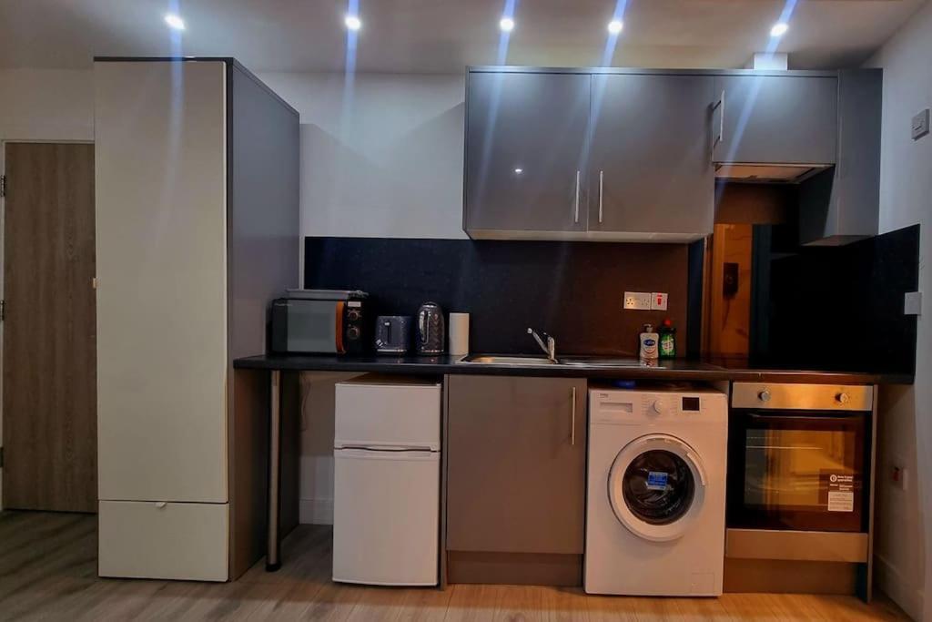 Brand New Collection Of Studios Close To Tube Station Londra Esterno foto